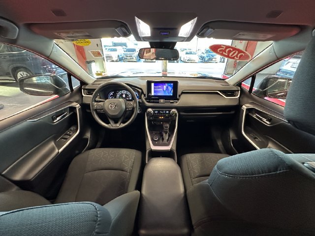 Certified 2025 Toyota RAV4 XLE AWD/4WD image 25