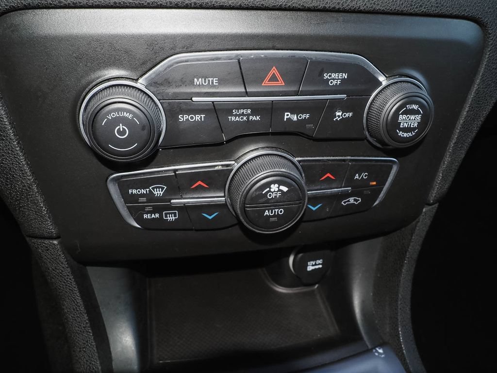 Used 2022 Dodge Charger SXT AWD/4WD image 13