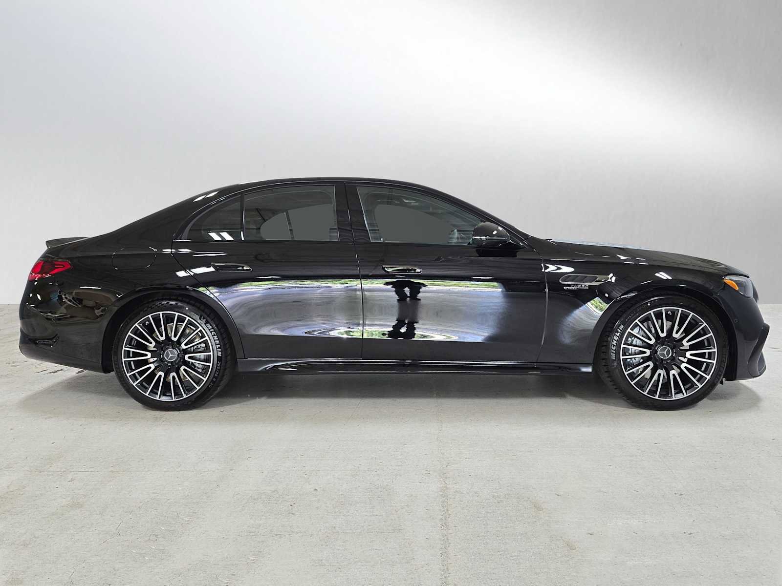 New 2026 Mercedes-Benz E 53 AMG e 4MATIC Sedan image 2