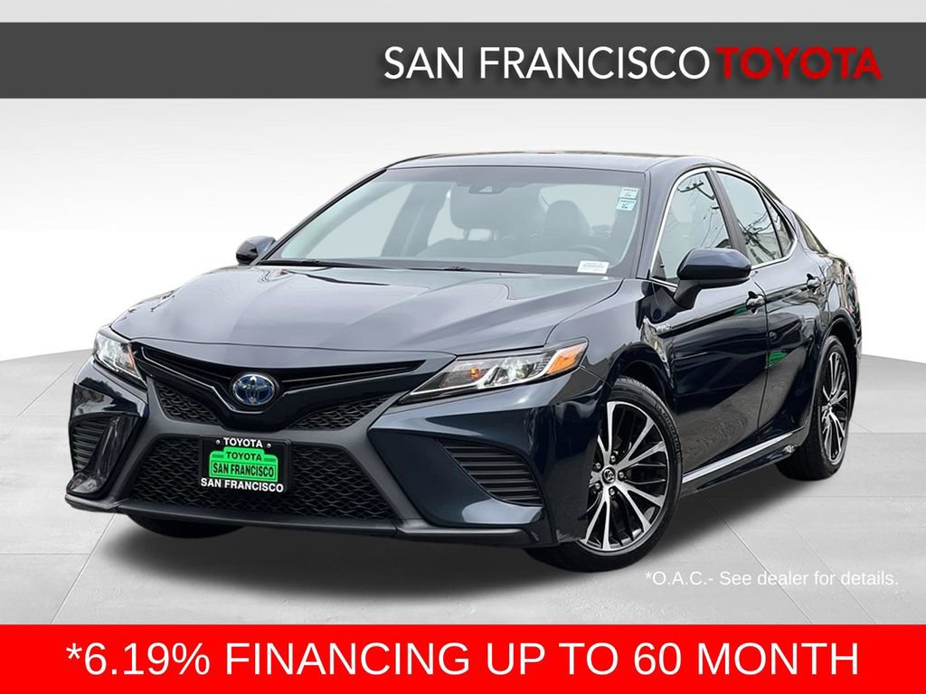 Certified 2018 Toyota Camry SE FWD image 1