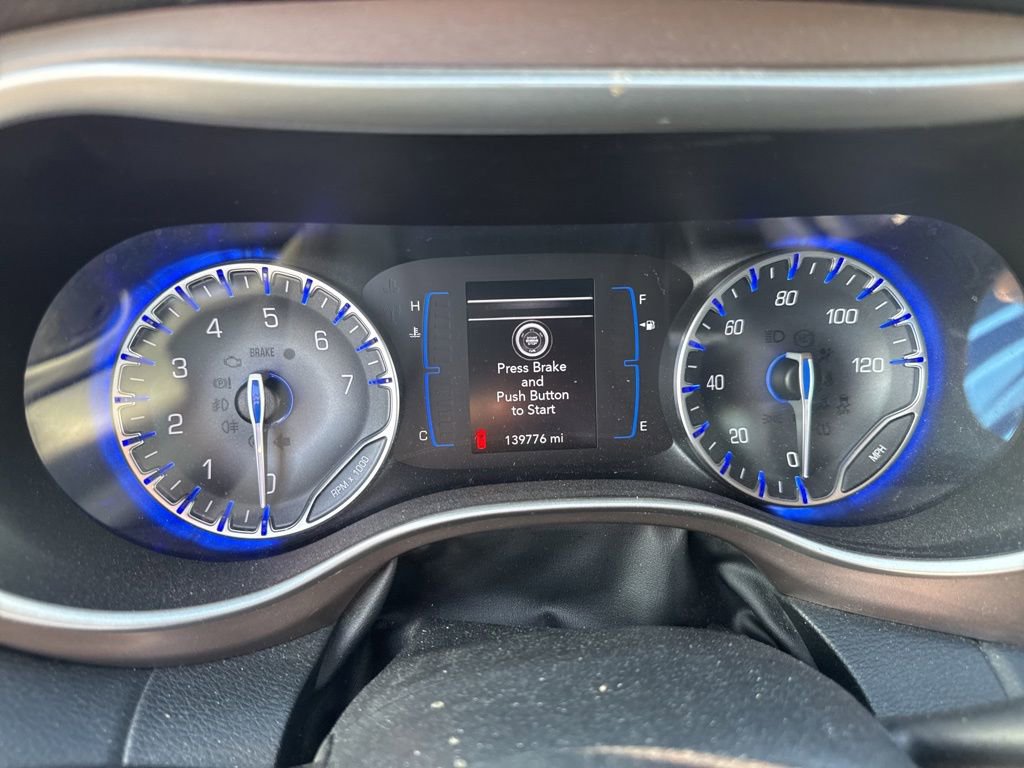 Used 2018 Chrysler Pacifica Touring-L FWD image 20