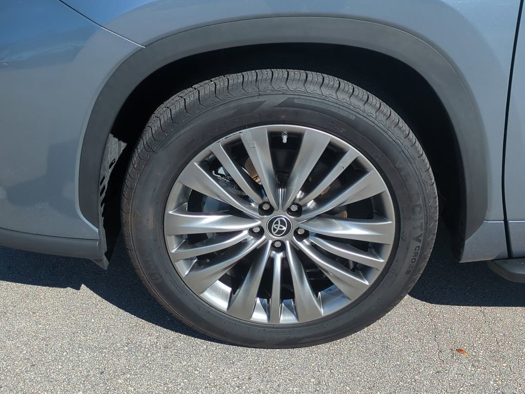 Used 2021 Honda Pilot Touring image 12