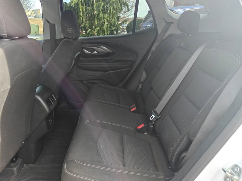 Used 2023 GMC Terrain SLE w/ Driver Convenience Package image 17