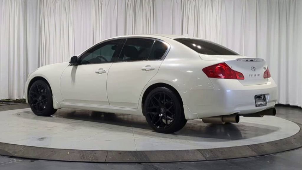 Used 2007 INFINITI G35 x Sedan w/ Premium Pkg image 8