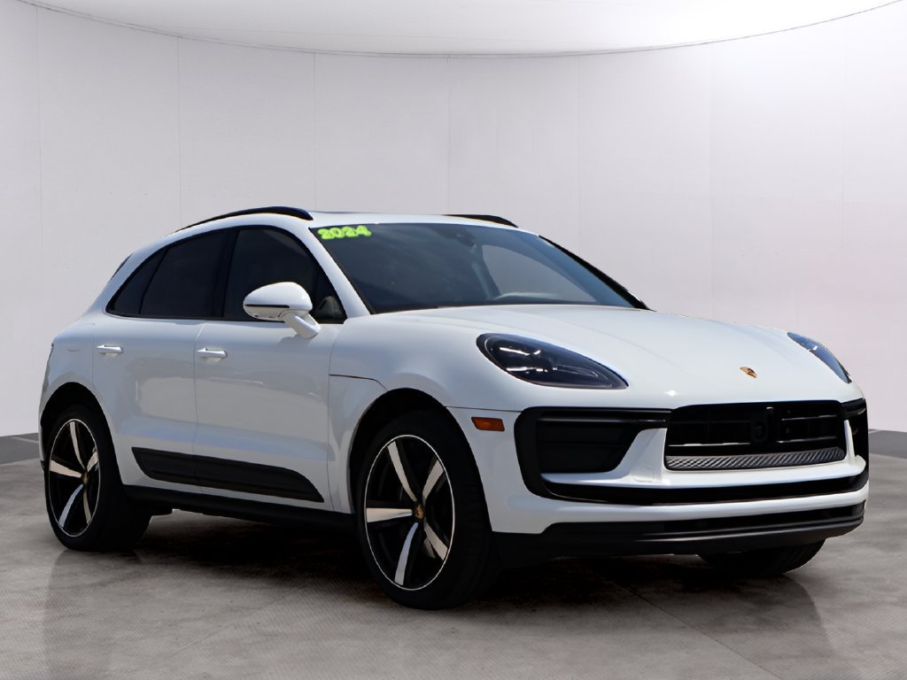 Certified 2024 Porsche Macan w/ Premium Plus Package AWD/4WD image 11