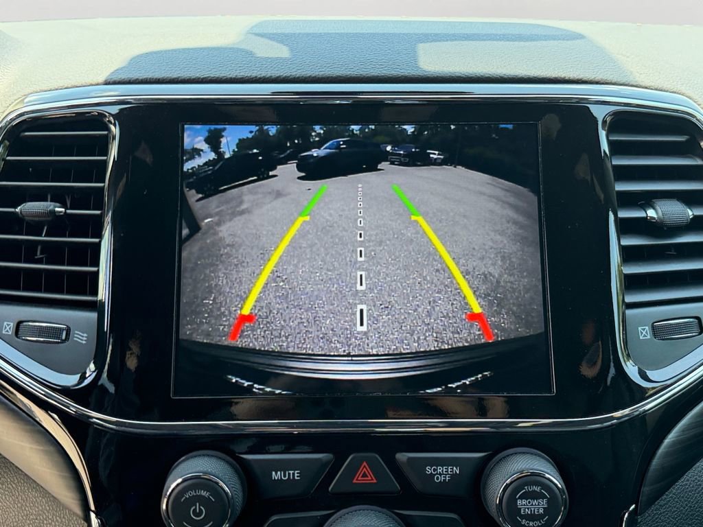 Used 2022 Jeep Grand Cherokee Laredo X RWD image 26