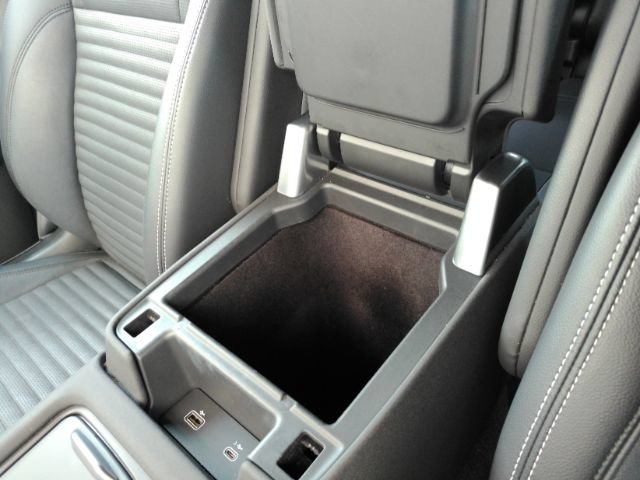 Used 2023 Land Rover Discovery S AWD/4WD image 58