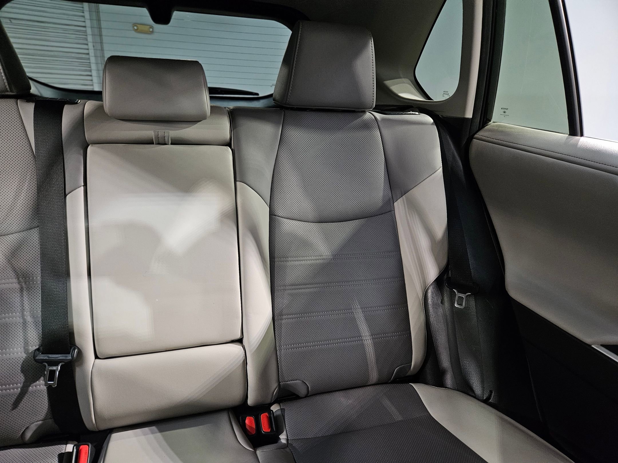 Used 2020 Toyota RAV4 Limited image 14