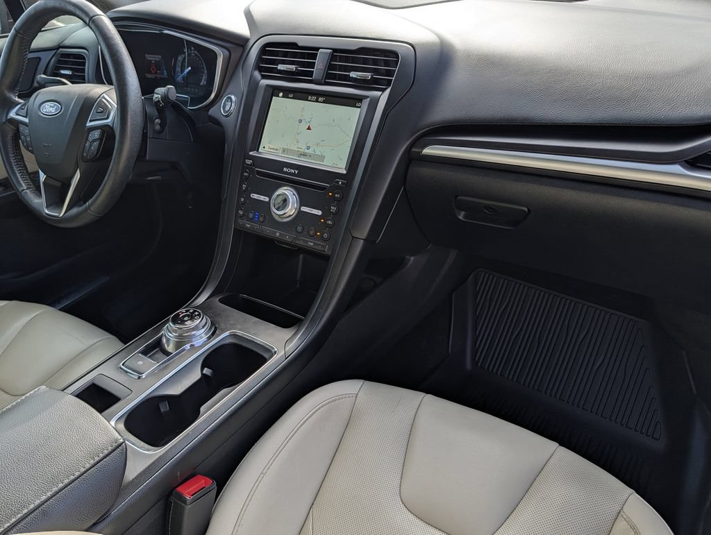 Used 2018 Ford Fusion Titanium FWD image 33