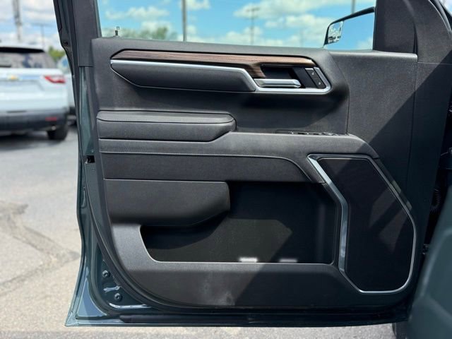 Used 2025 Chevrolet Silverado 1500 LT image 13