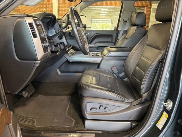 Used 2018 GMC Sierra 2500 Denali w/ Duramax Plus Package AWD/4WD image 14