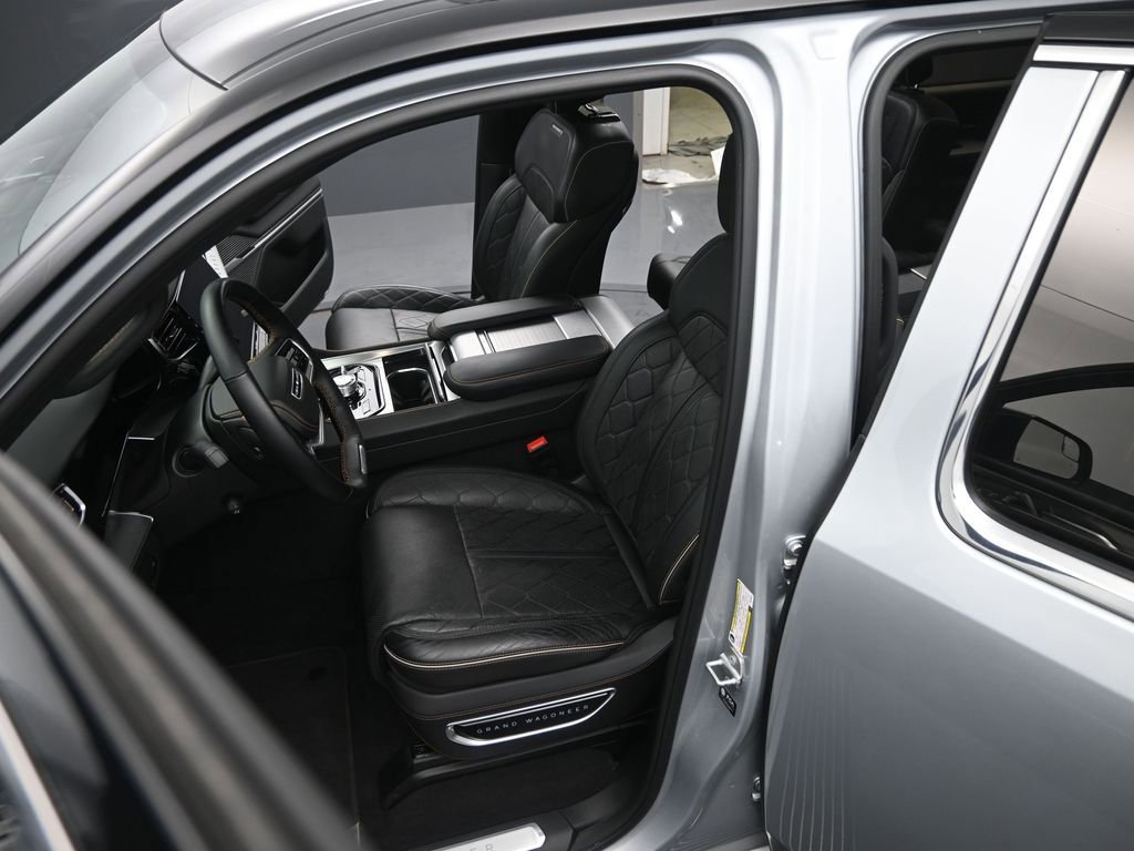 Used 2023 Jeep Grand Wagoneer Series III image 11