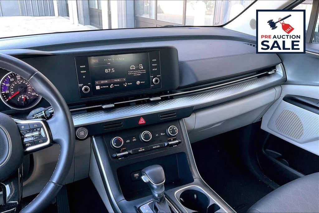 Used 2024 Kia Carnival LX image 6