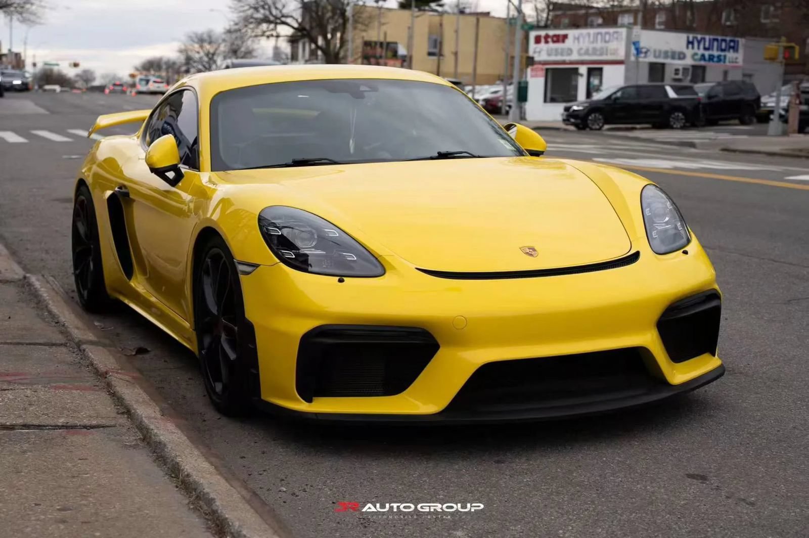 Used 2020 Porsche 718 Cayman GT4 RWD image 3
