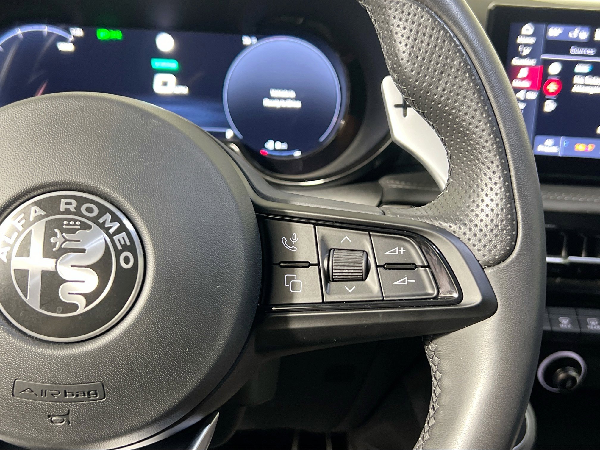 Used 2024 Alfa Romeo Tonale Veloce image 19