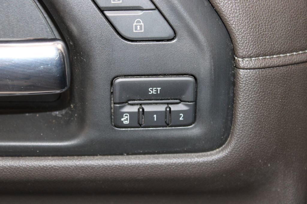 Used 2020 GMC Sierra 1500 SLT w/ SLT Premium Package image 42