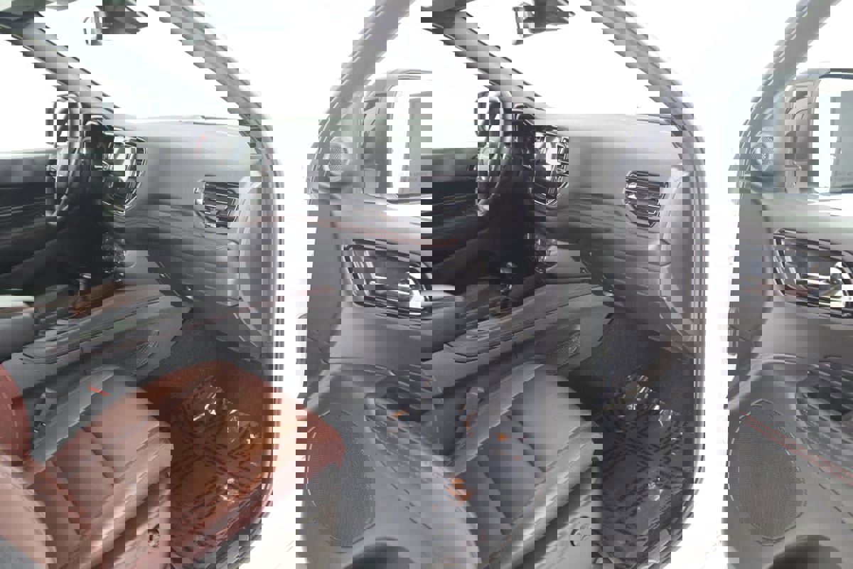 Used 2025 Dodge Durango GT image 46