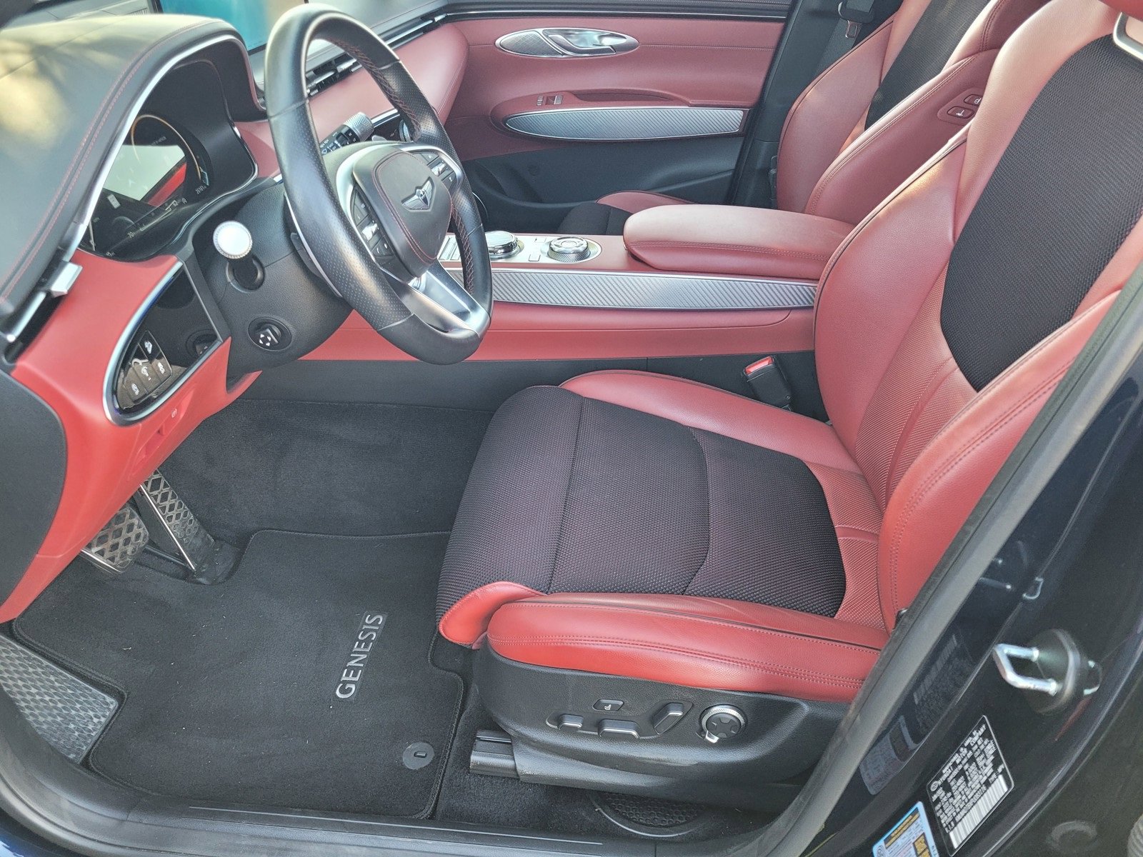 Used 2023 Genesis GV70 2.5T w/ Sport Prestige Package image 17