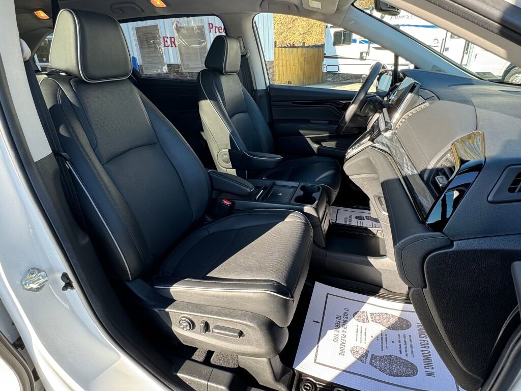 Used 2025 Honda Odyssey Elite image 24