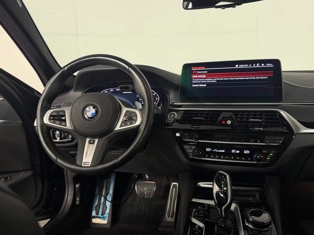 Used 2022 BMW M550i xDrive w/ Dynamic Handling Package AWD/4WD image 10