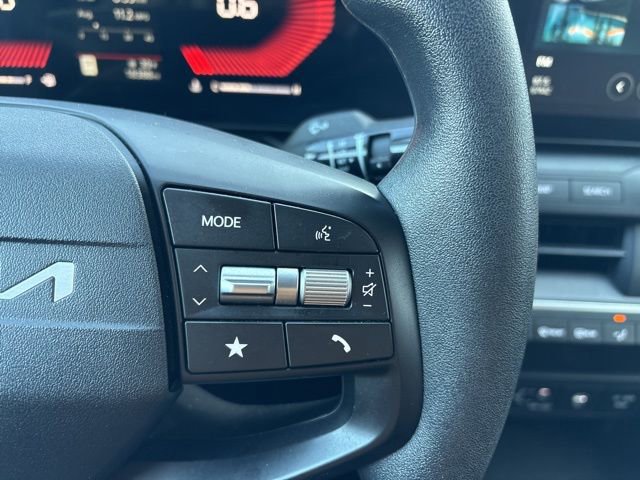 Used 2025 Kia K4 LXS image 18
