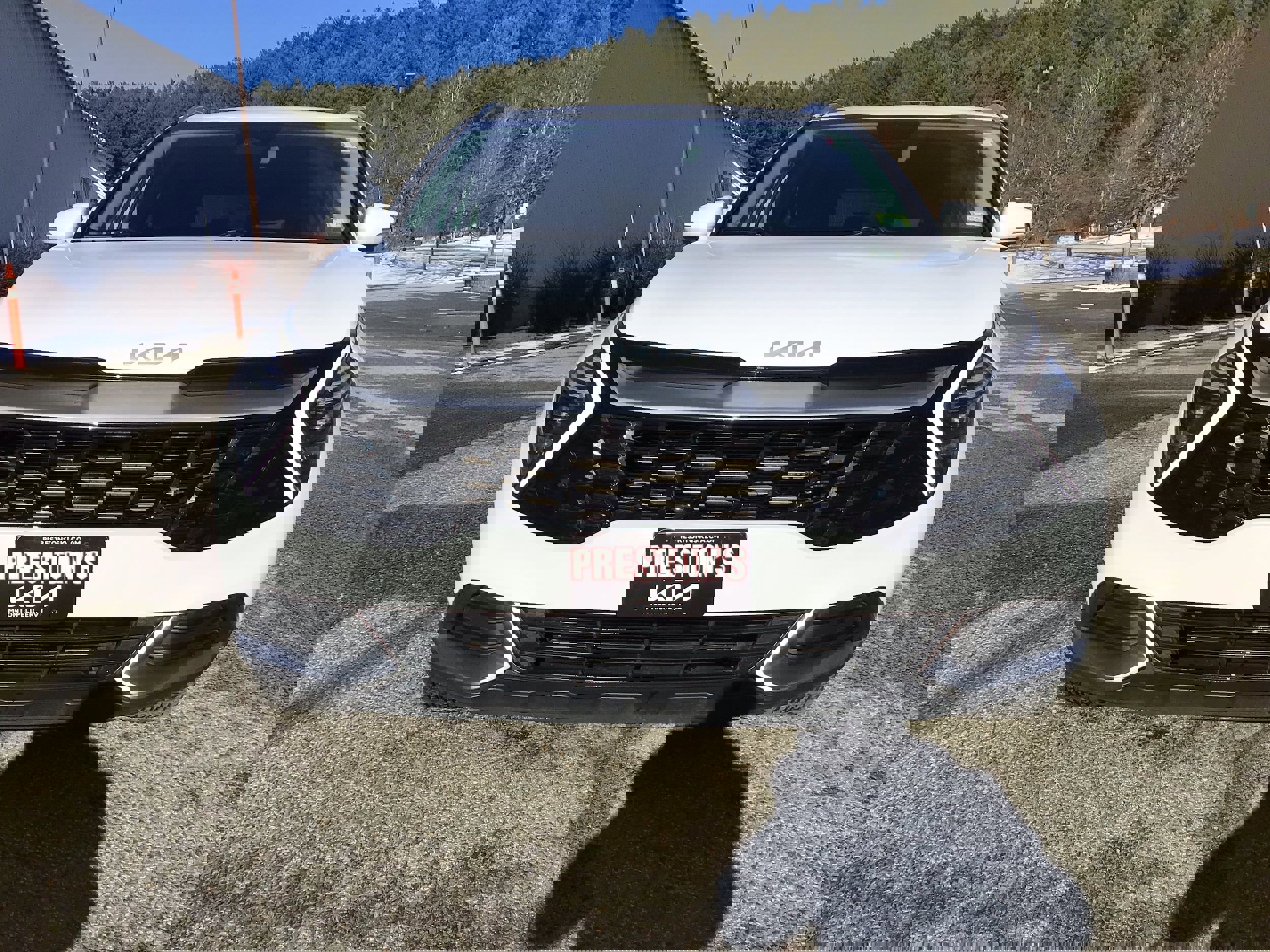 Used 2025 Kia Sportage EX image 3