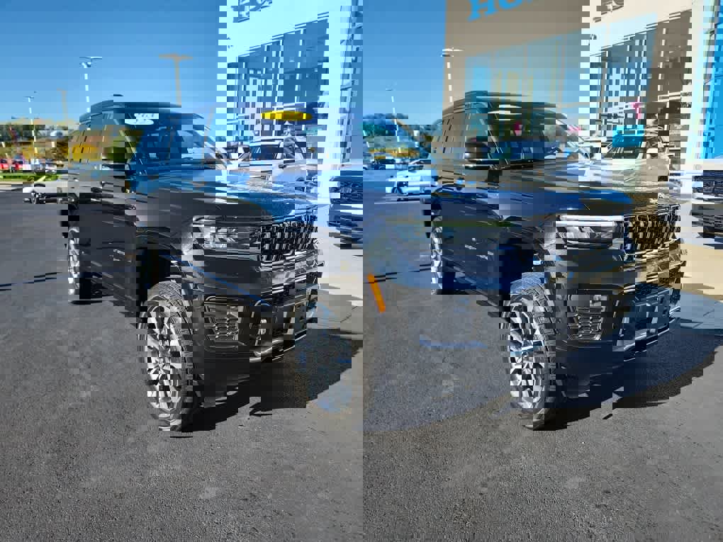 Used 2023 Jeep Grand Cherokee L Overland image 8