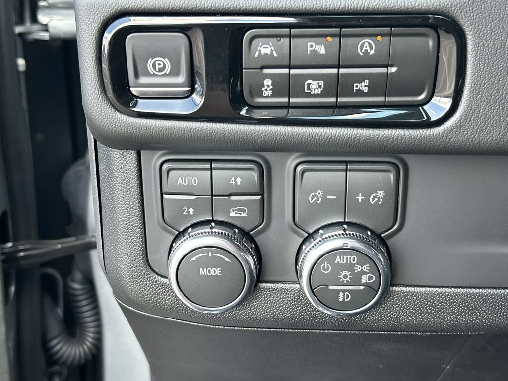 New 2026 GMC Yukon Denali AWD/4WD image 18