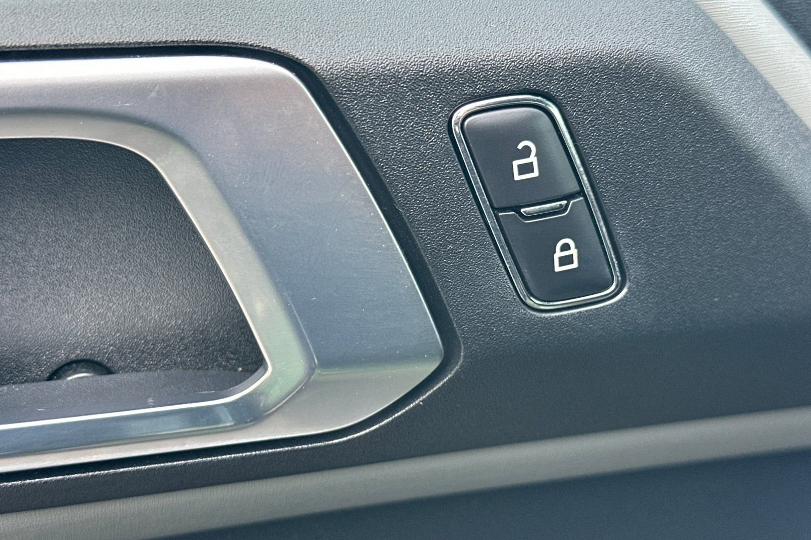 Used 2023 Ford Bronco Badlands image 13