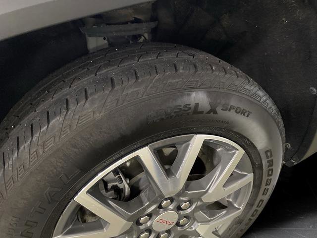 Used 2023 GMC Acadia SLE image 24