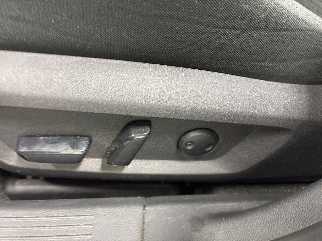 Used 2023 Nissan Rogue SV image 9