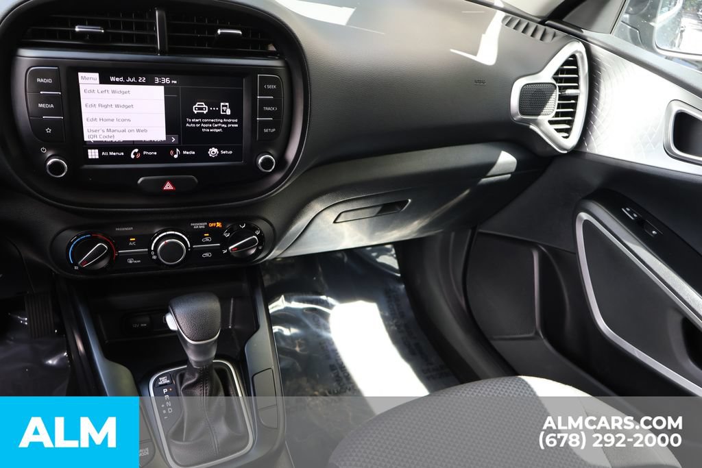 Used 2025 Kia Soul LX w/ LX Technology Package FWD image 35