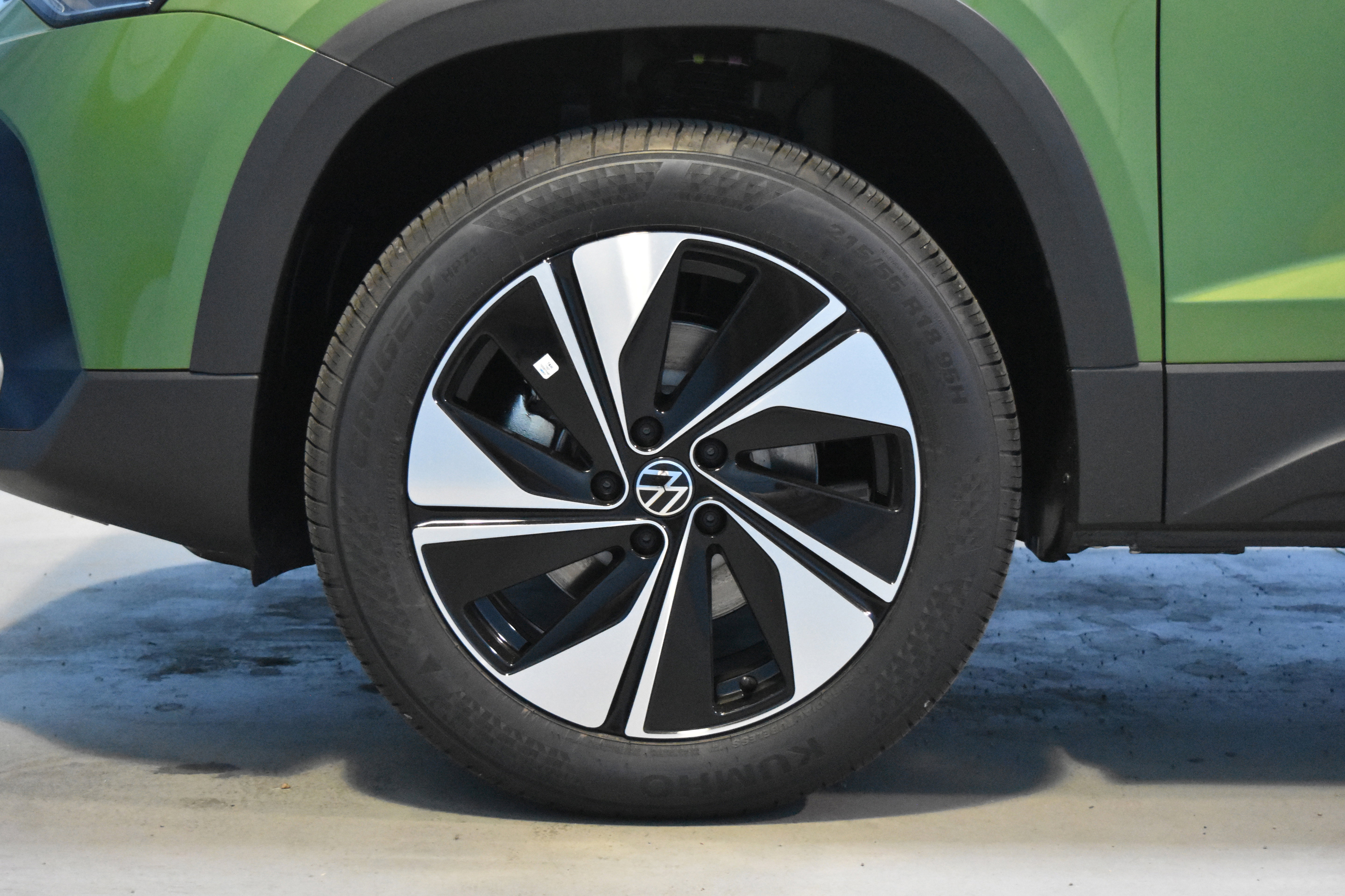 New 2025 Volkswagen Taos SE image 20