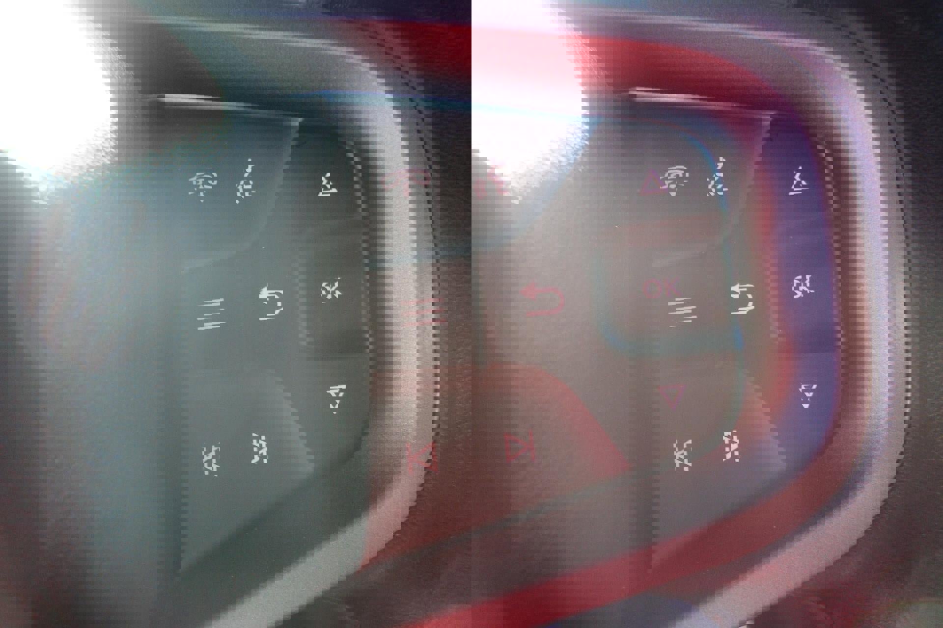 Used 2025 Ford Bronco Badlands image 9