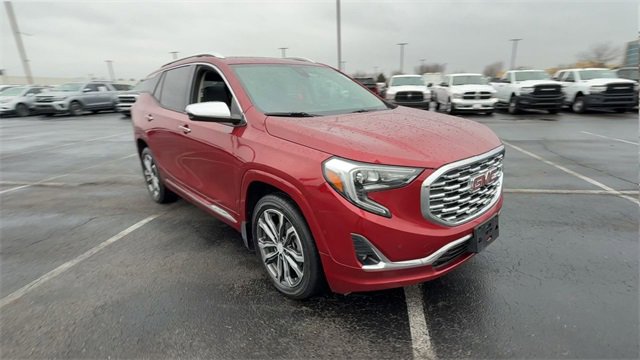 Used 2018 GMC Terrain Denali w/ Advanced Safety Package image 2