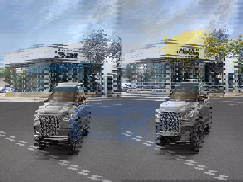 Used 2026 Lincoln Corsair Premiere image 2