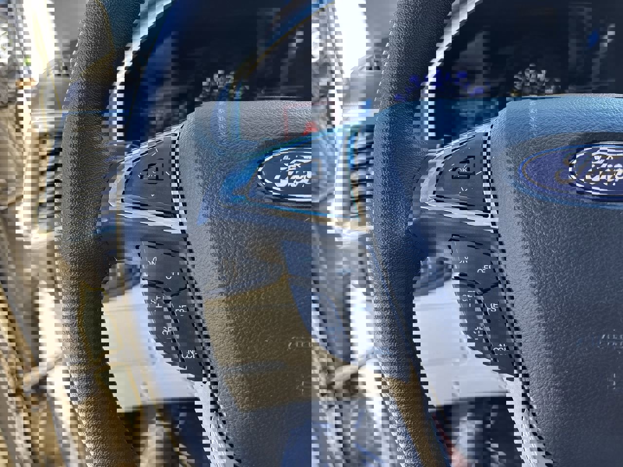 Used 2018 Ford Edge Titanium image 26