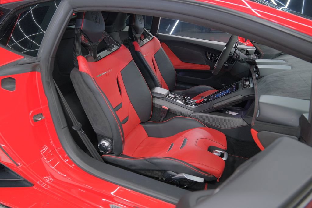 Used 2020 Lamborghini Huracan EVO image 24