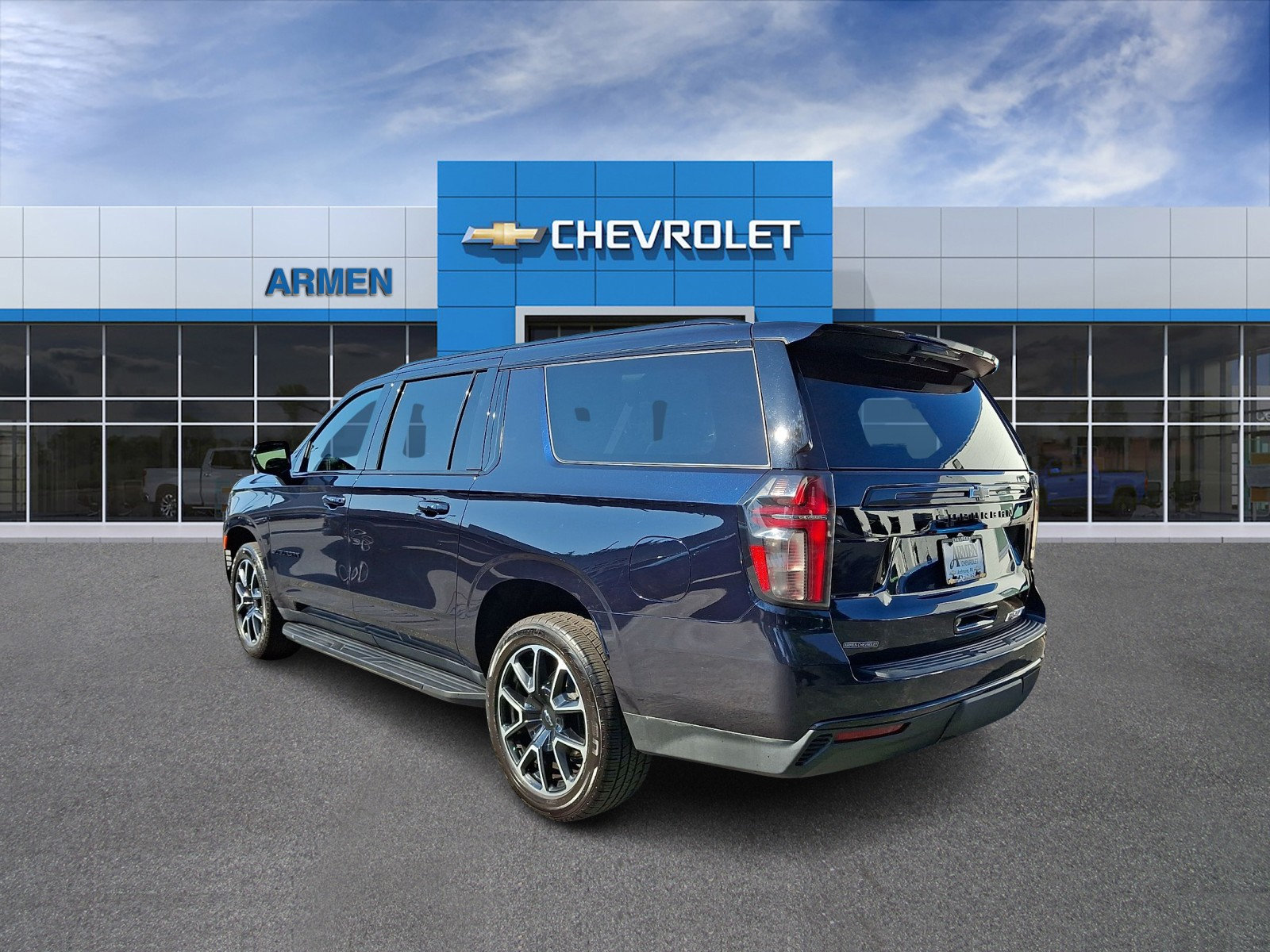 Certified 2023 Chevrolet Suburban RST AWD/4WD image 7