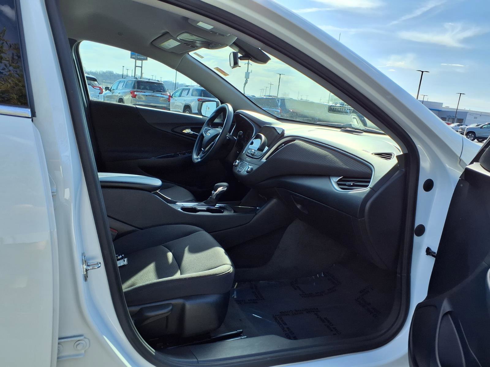 Used 2022 Chevrolet Malibu LT FWD image 21