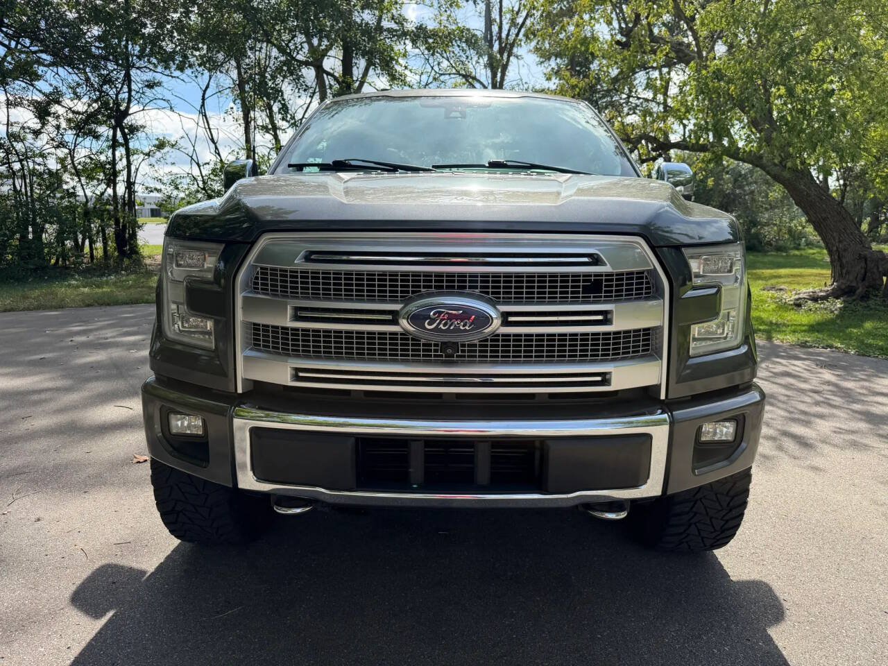 Used 2015 Ford F150 Platinum w/ Equipment Group 701A Luxury AWD/4WD image 11
