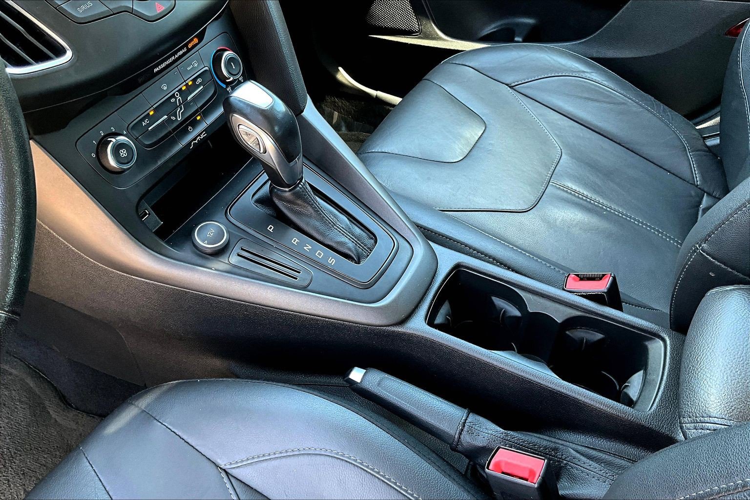 Used 2015 Ford Focus SE w/ Equipment Group 201A FWD image 18