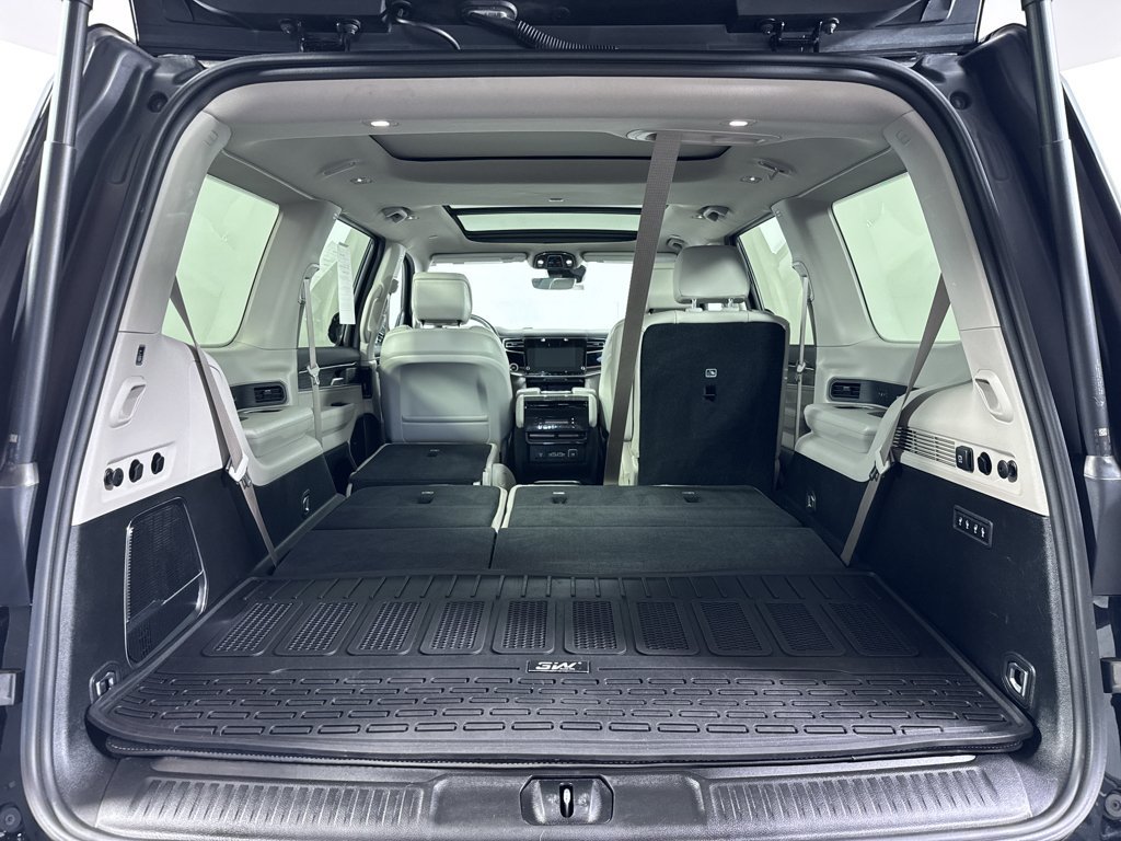 Used 2022 Jeep Wagoneer Series III w/ Premium Group I AWD/4WD image 10
