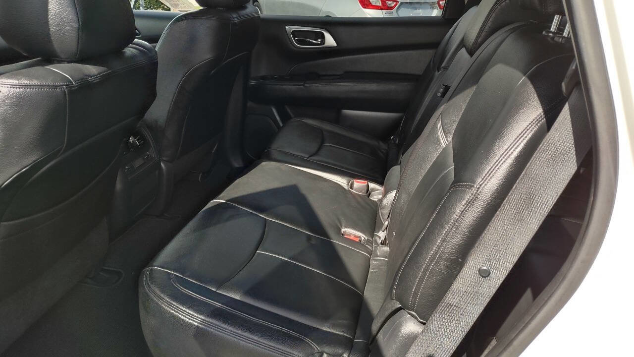 Used 2017 Nissan Pathfinder S image 29
