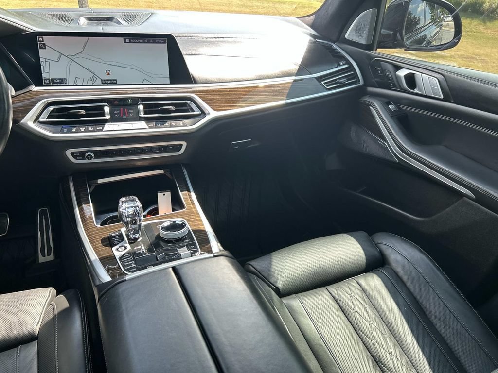 Used 2021 BMW X7 M50i AWD/4WD image 25