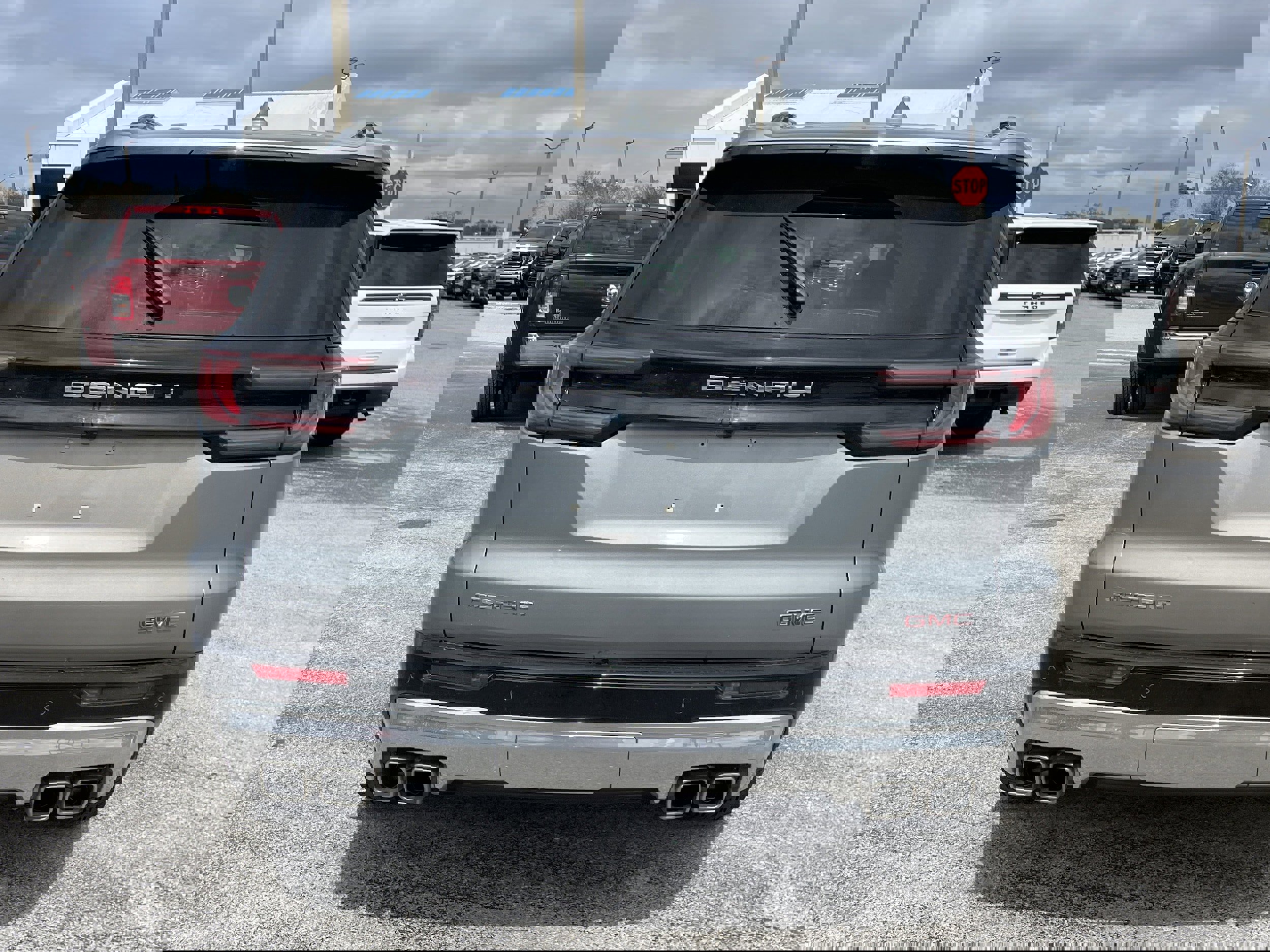 Certified 2025 GMC Acadia Denali w/ Super Cruise Package image 4