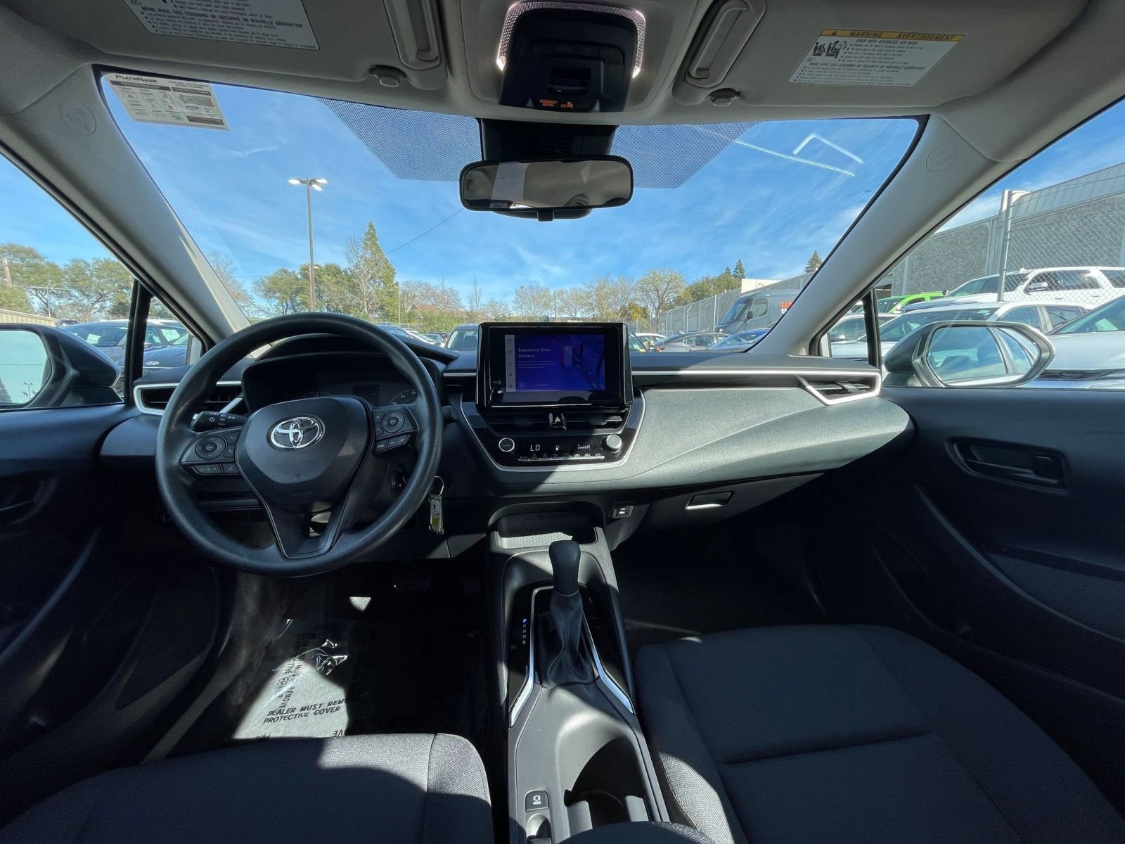 Used 2025 Toyota Corolla LE image 32