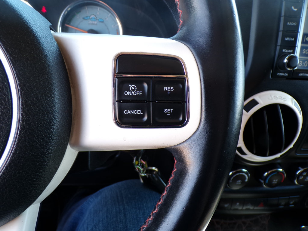 Used 2012 Jeep Wrangler Sahara AWD/4WD image 27