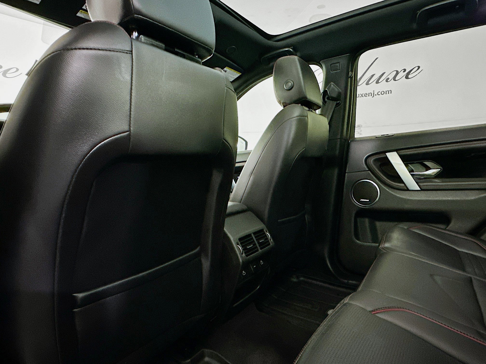 Used 2023 Land Rover Discovery Sport SE R-Dynamic image 24