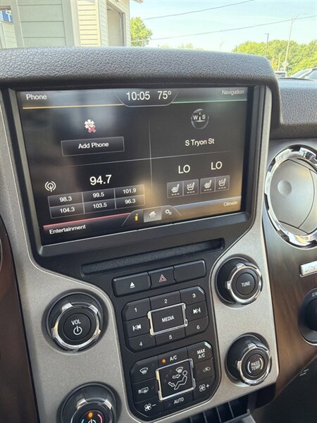 Used 2016 Ford F350 Lariat w/ Lariat Interior Package AWD/4WD image 31